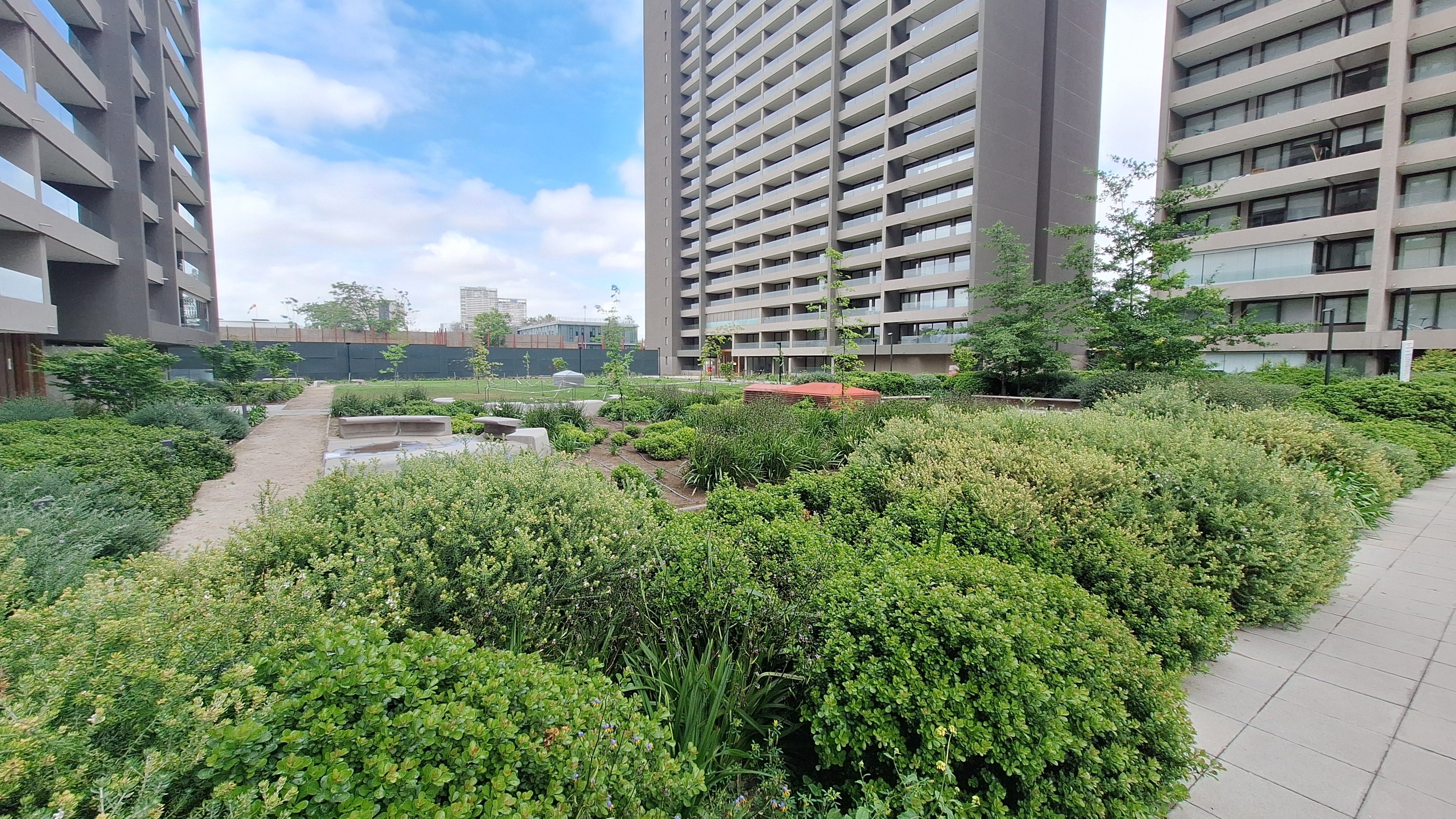 Amplio Dpto, 1d,1b, Cercano A Metro, Servios Y Comercios - foto 3