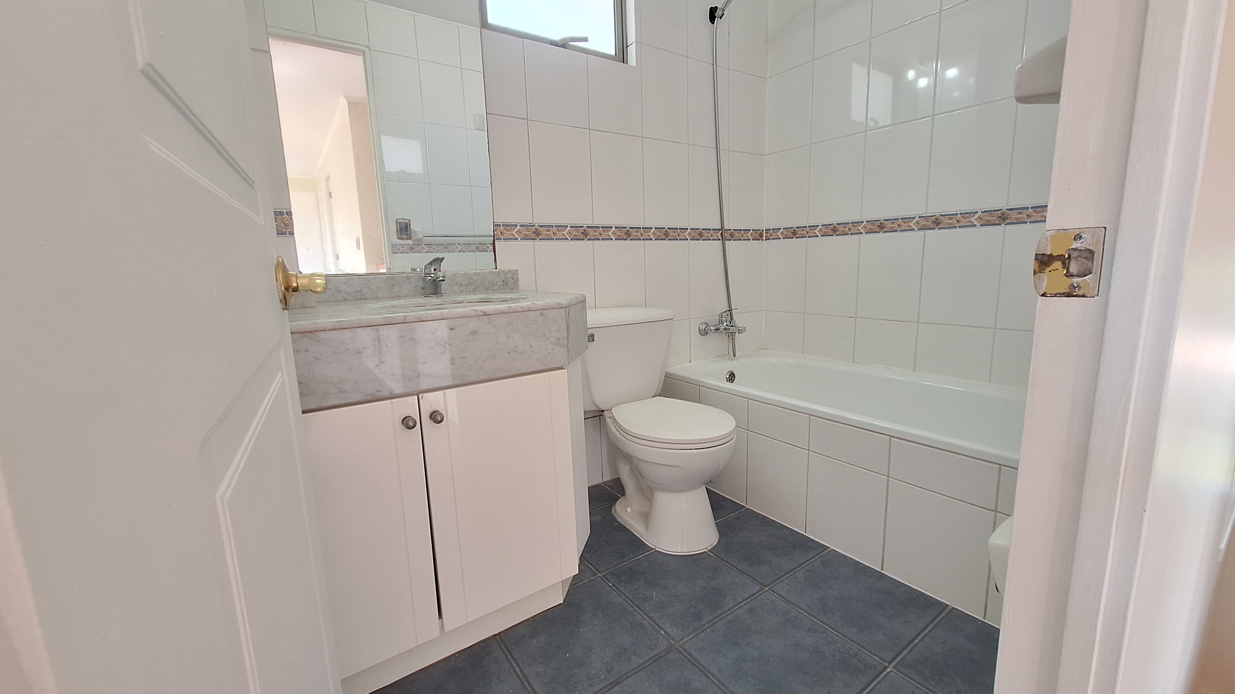 Preciosa Casa En Condominio Cerrado, Cercana A Servicios Y Comercio - foto 2