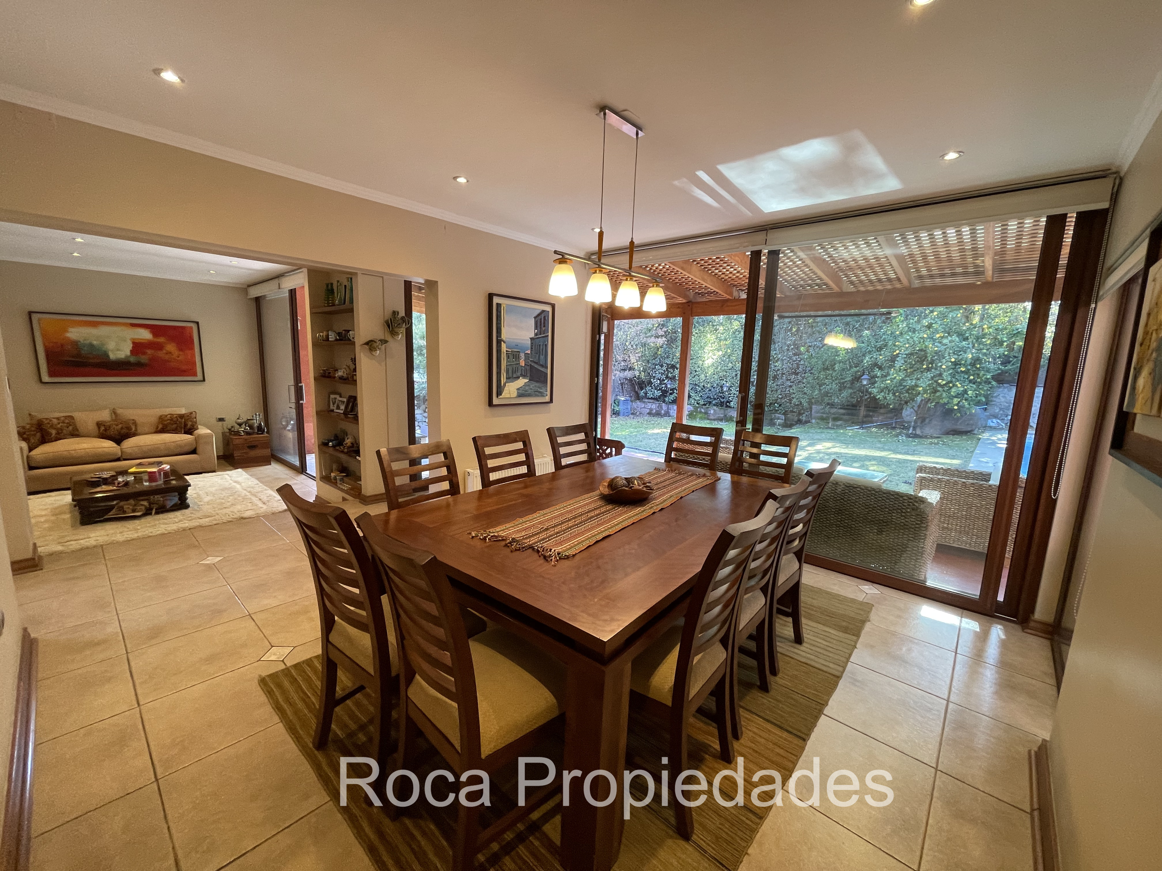 Elegancia, Calidad, Seguridad, Bella Casa En Condominio! - foto 2