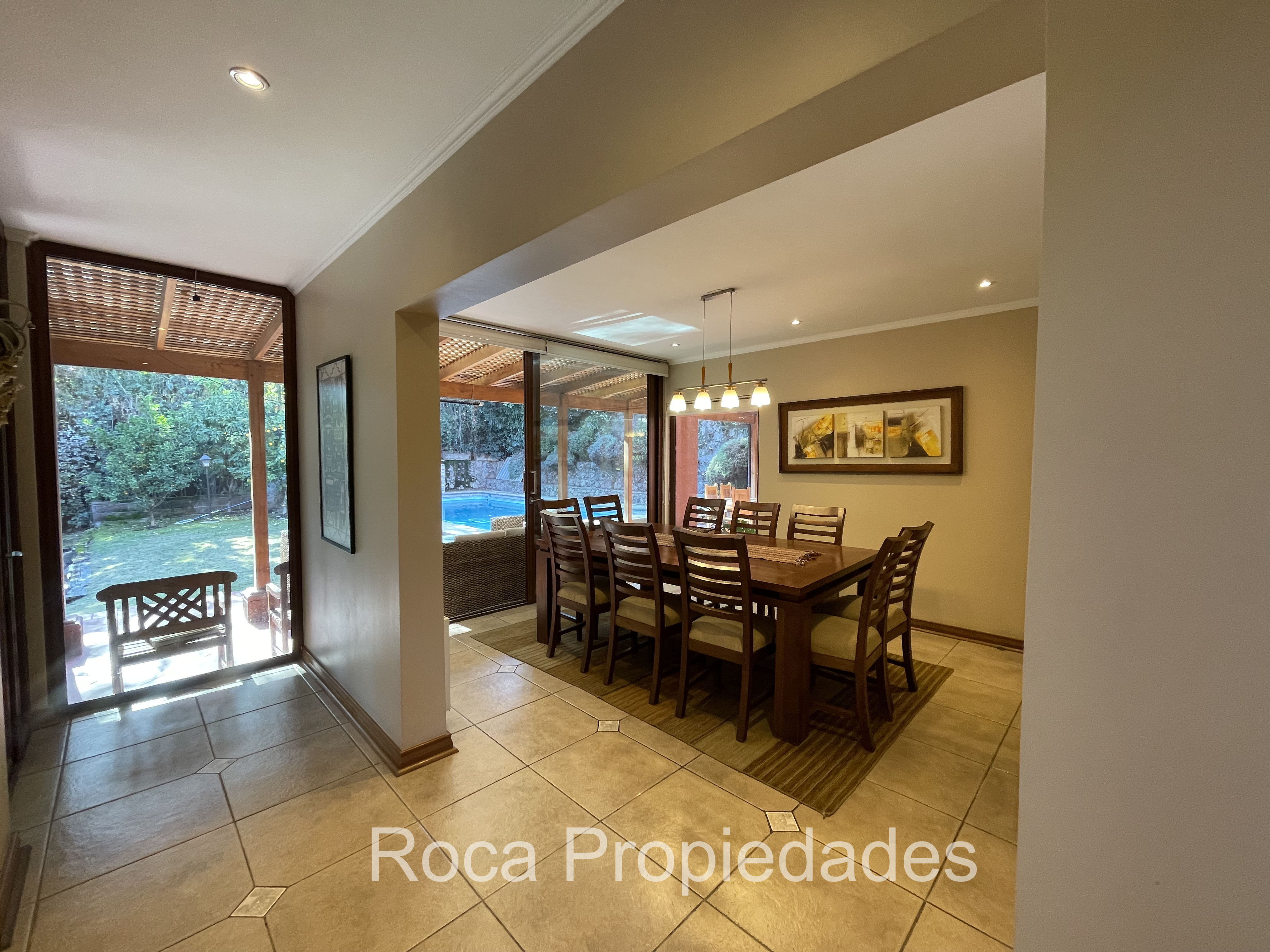 Elegancia, Calidad, Seguridad, Bella Casa En Condominio! - foto 3